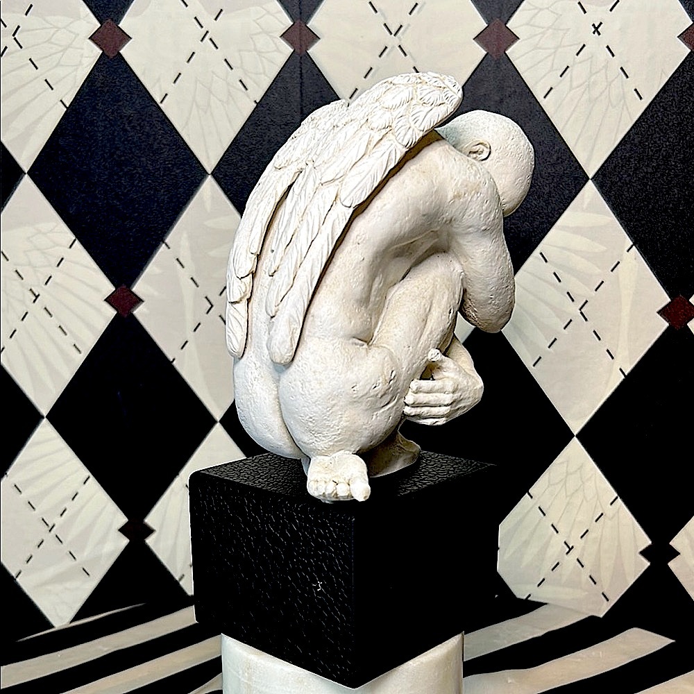 Vitruvian Weeping Angel Sculpture – Pensive Angel Inspired by da Vinci | TMS - Picture 6 of 17